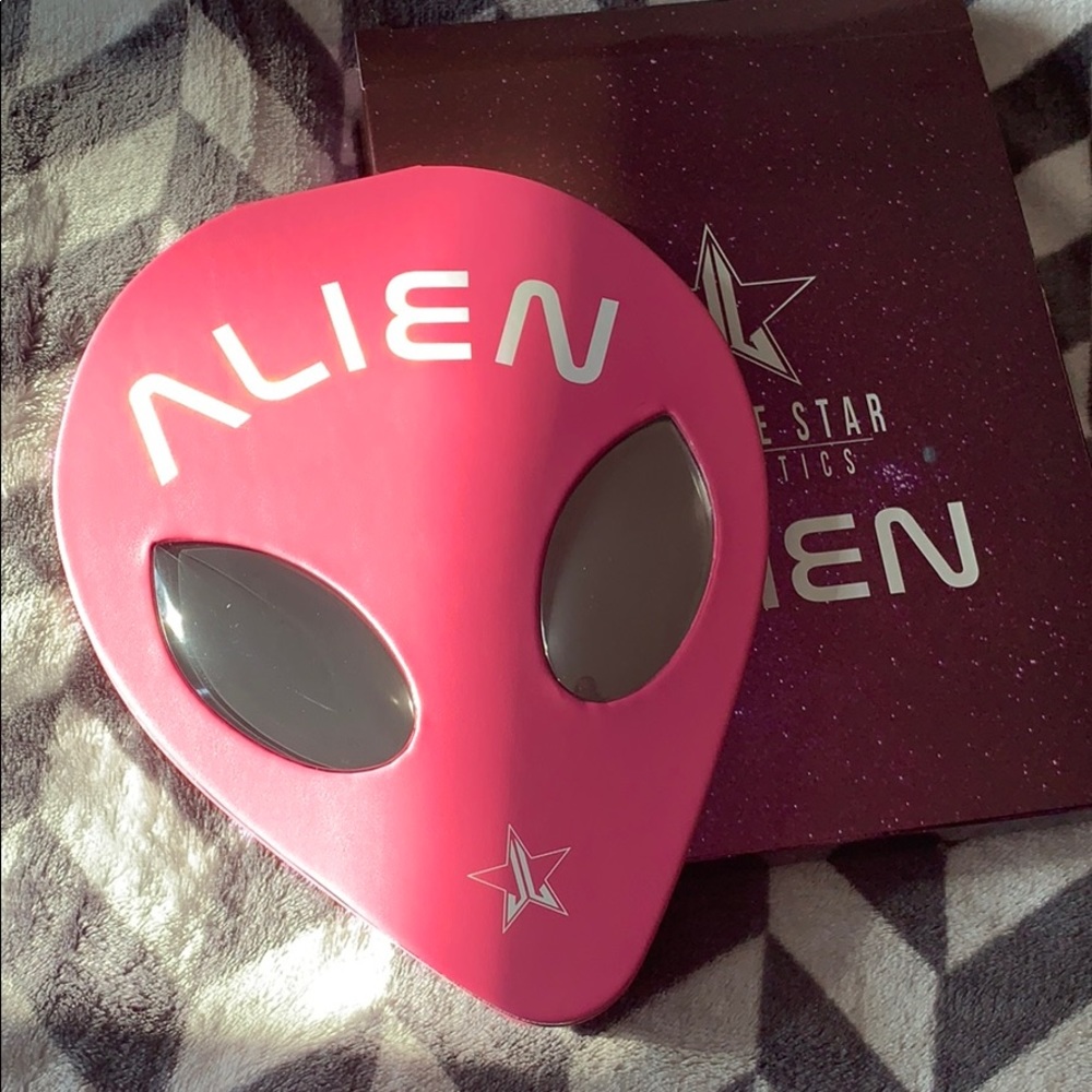 Jeffree Star Alien Palette👽